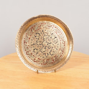 19 cm Plate / tray || Small || Vintage solid brass || Floral design || Made in India || black, green and red enamel