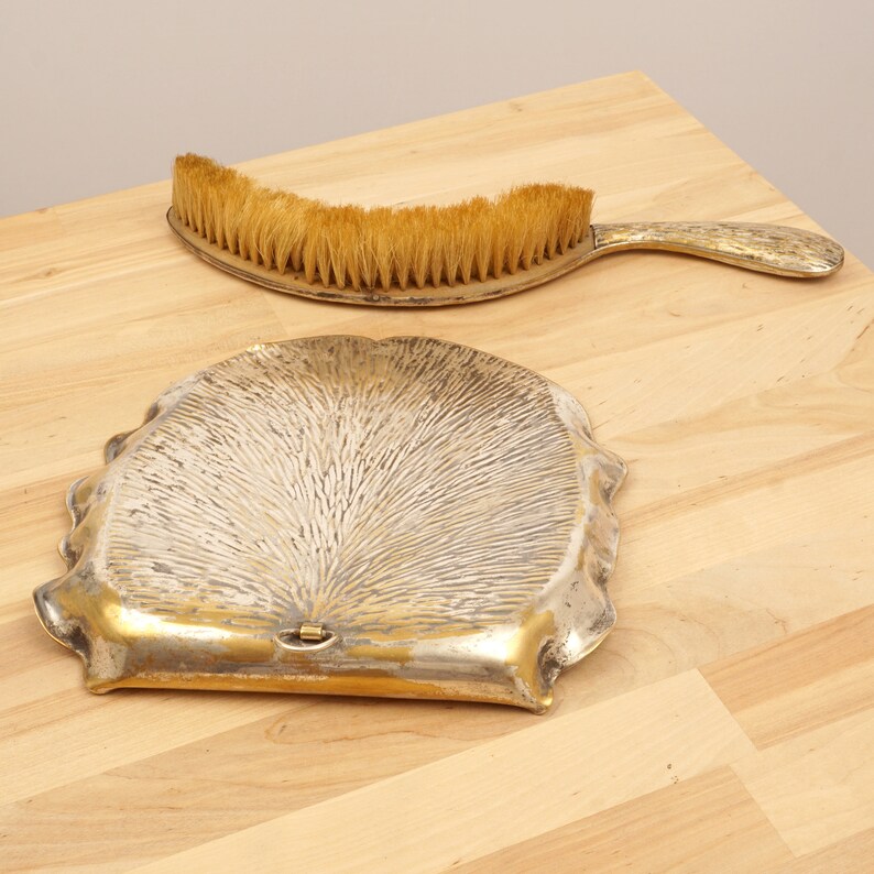 crumb catcher crumb catcher