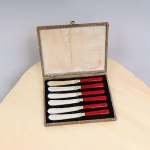 Vintage EPNS Butter Knives | Set of 6 Silver Plated Dessert Knives | Red Handle Cutlery in Original Box | Midcentury Tableware