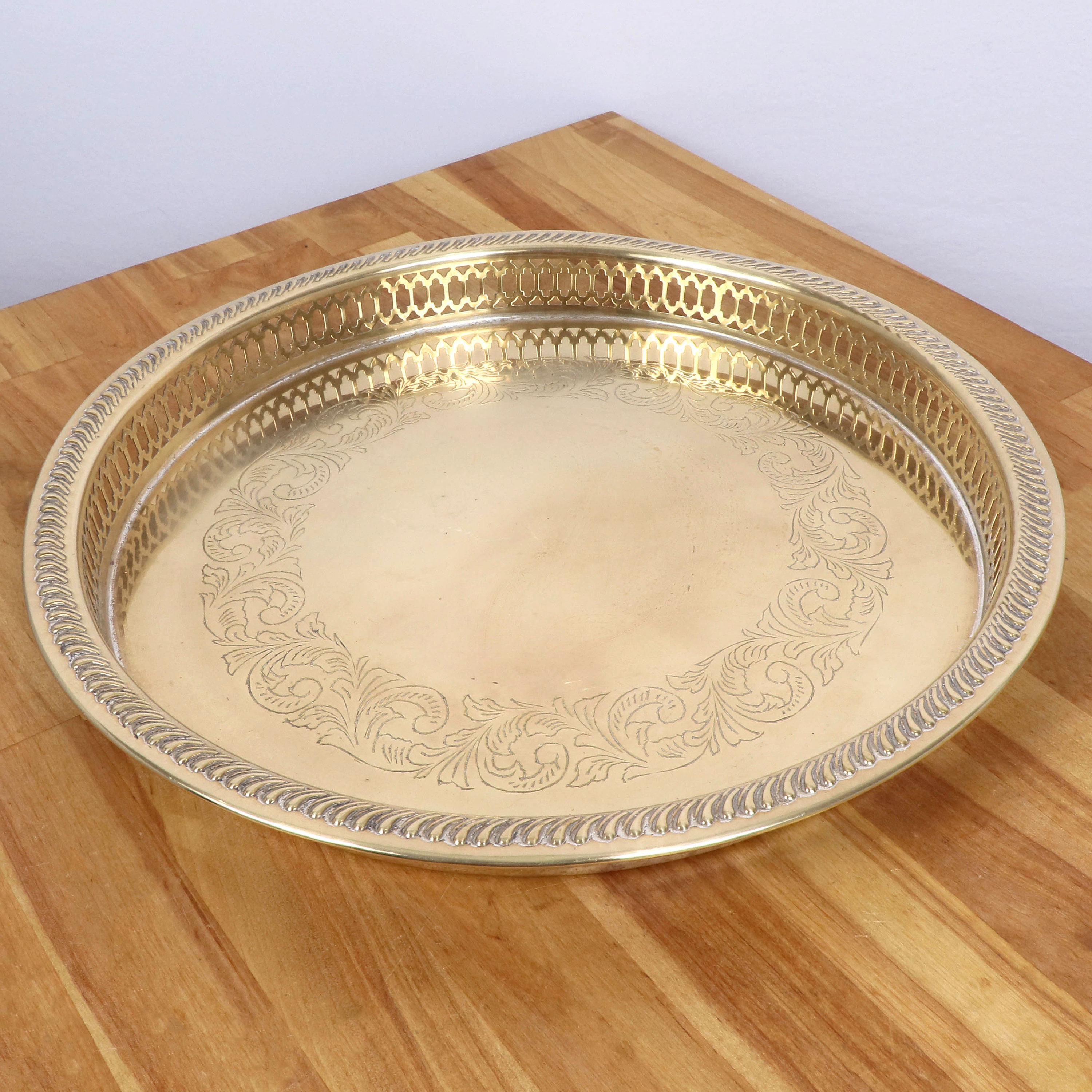 Assiette, plat de service en porcelaine chinoise ancienne