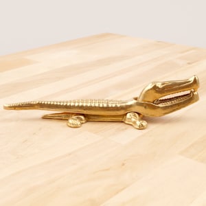 Crocodile / alligator nutcracker || Vintage figurine || Solid brass