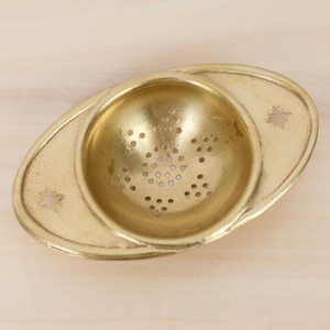 Vintage Brass Tea Strainer with Star Cutouts – Small Loose Leaf Tea Infuser, Retro Kitchen Utensil, Collectible Brassware