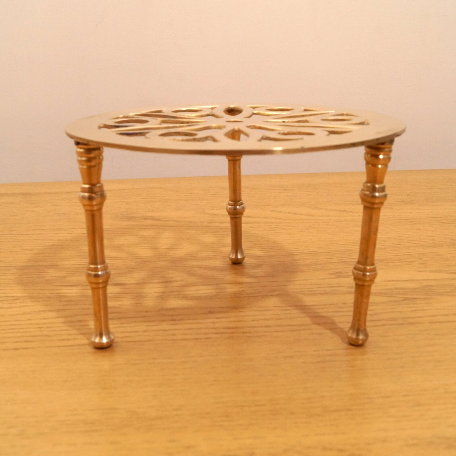 Stand / vintage kettle stand / tea pot stand Etsy