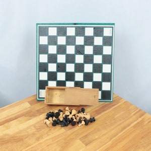 Piezas de ajedrez de madera vintage y tablero de cartón // Tablero marcado - Juegos de Spear Made in England // La caja de madera marcada - Made in France