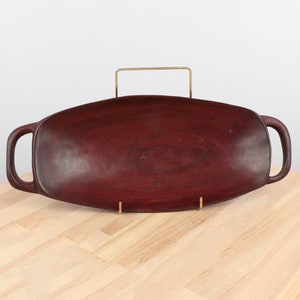 Ovale kom / dienblad uit één stuk hout met handgrepen || handgemaakt houtsnijwerk || vintage houten kom / schaal / dienblad / bord