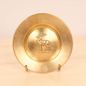 10.3 cm Tray / Plate / Wall hanging  || Handmade engraved picture with a deer in the middle  || Vintage solid brass