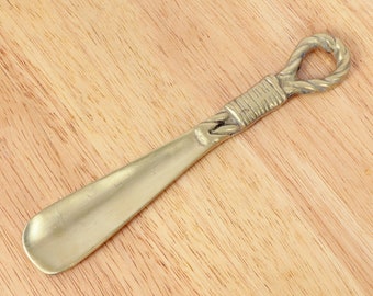 Vintage Solid Brass Shoehorn – Twisted Rope Handle – 18.8cm – Handheld Shoe Helper