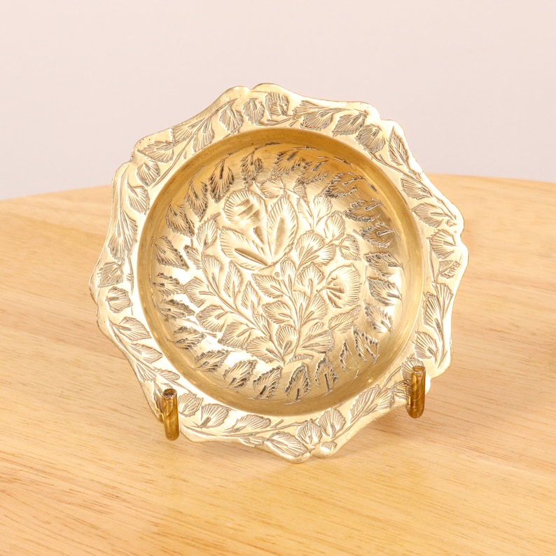 Made in India 966J Handmade engraved floral pattern Vintage Solid brass 9 cm Dish tray plate bowl
