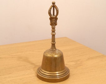 Vintage Royal Design Glocke || Königin Kopf Griff