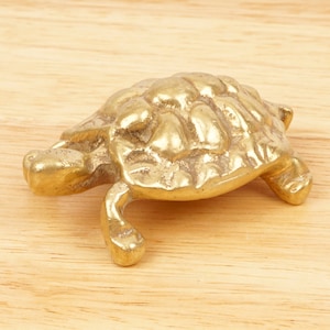 Turtle figurine / sculpture / miniature || Vintage solid brass || Detailed || Reptile