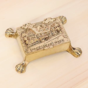 Box / chest / stamp box || Vintage solid brass || Shakespeare's House || decorative jewellery box || ashtray