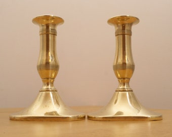 2 candelabros vintage // Perfecto estado // Latón macizo // Base de forma bastante ovalada