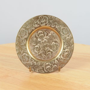 Plate / ring tray / ashtray / pin tray / ring dish || Vintage solid brass || Handmade Floral design || Made in India || Marked - 286 J