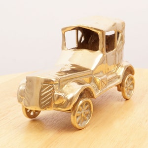 Retro Car Model || Vintage solid brass || Spinning wheels || Brass car