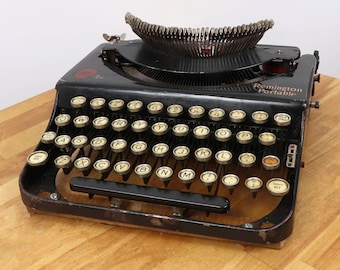 Macchina da scrivere portatile Remington antica funzionante / Macchina da scrivere manuale degli anni '20 / Prodotta negli Stati Uniti / Ufficio vintage da collezione