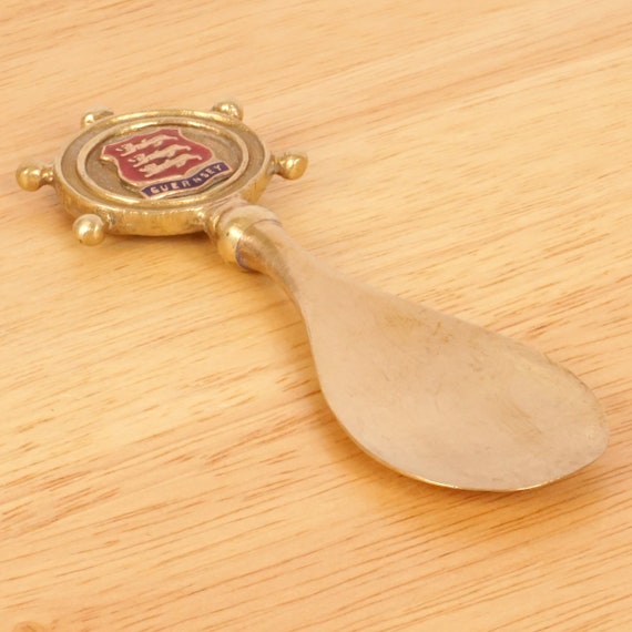 Elegant small  shoehorn || Guernsey coat of arms … - image 6