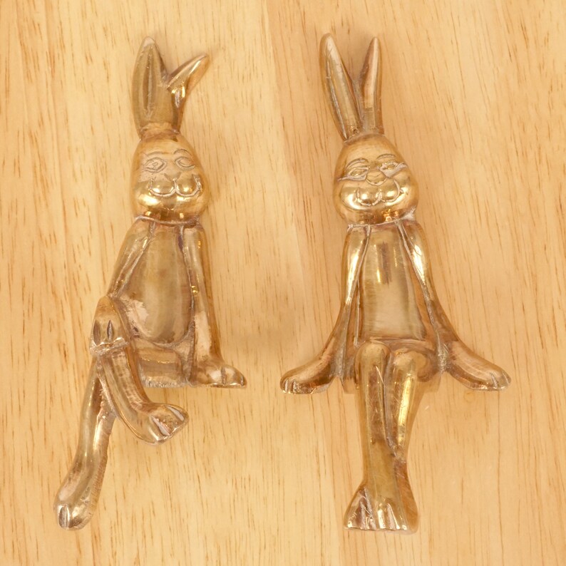 2 statues / sculptures / figurines de lapin Haute qualité laiton massif vintage Lapins souriants Ensemble de deux image 6