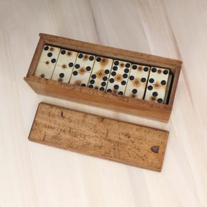 Wood and plastic Dominoes in wood box  || Vintage Wood || Wooden Domino game || Board game || Elegant Domino