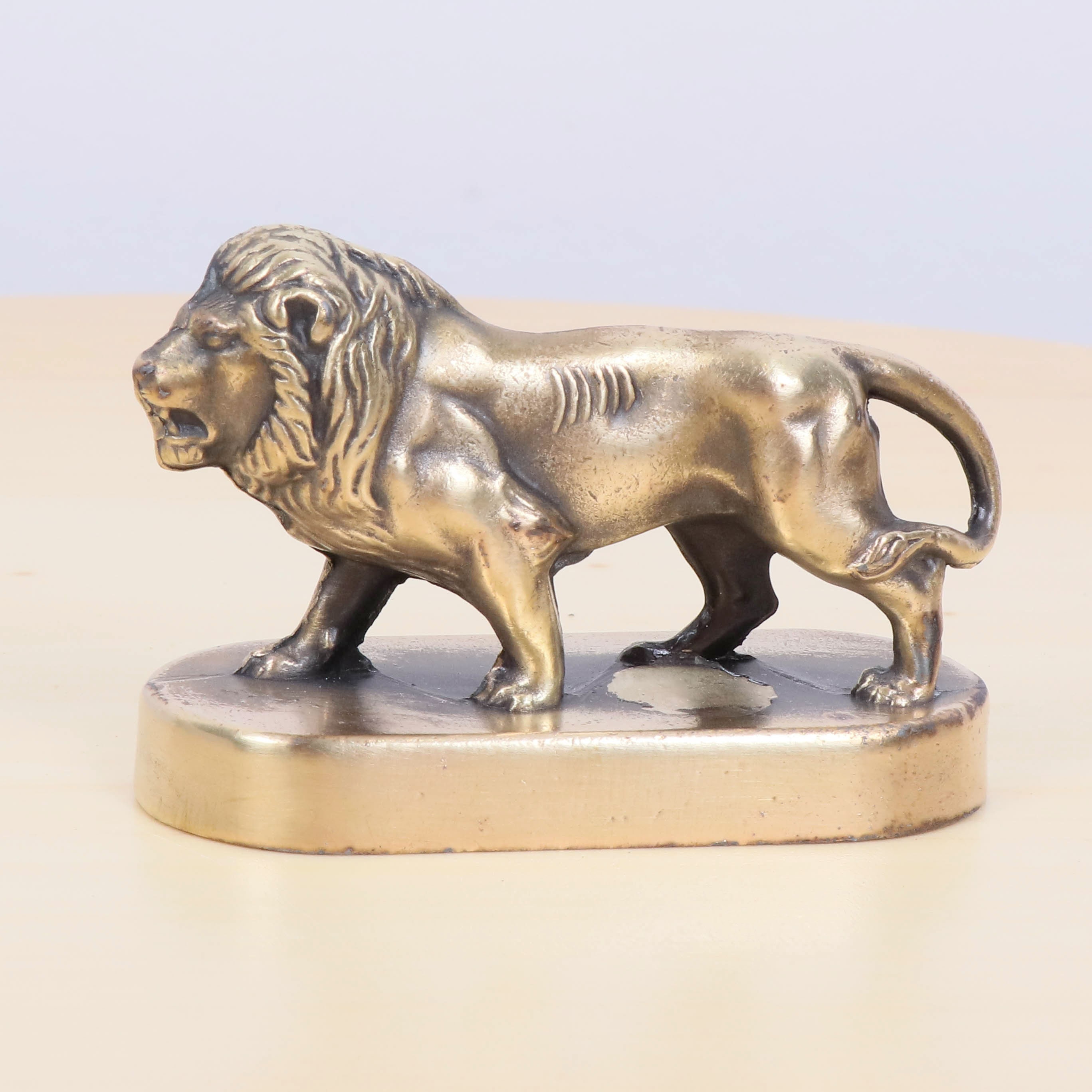 Lion Sculpture / Statue || Vintage Metal Alloy Figurine
