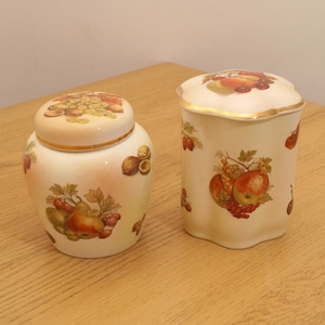 2 tarros/ollas de cerámica con tapa // Colección Palissy Royale Vintage de Royal Worcester Company
