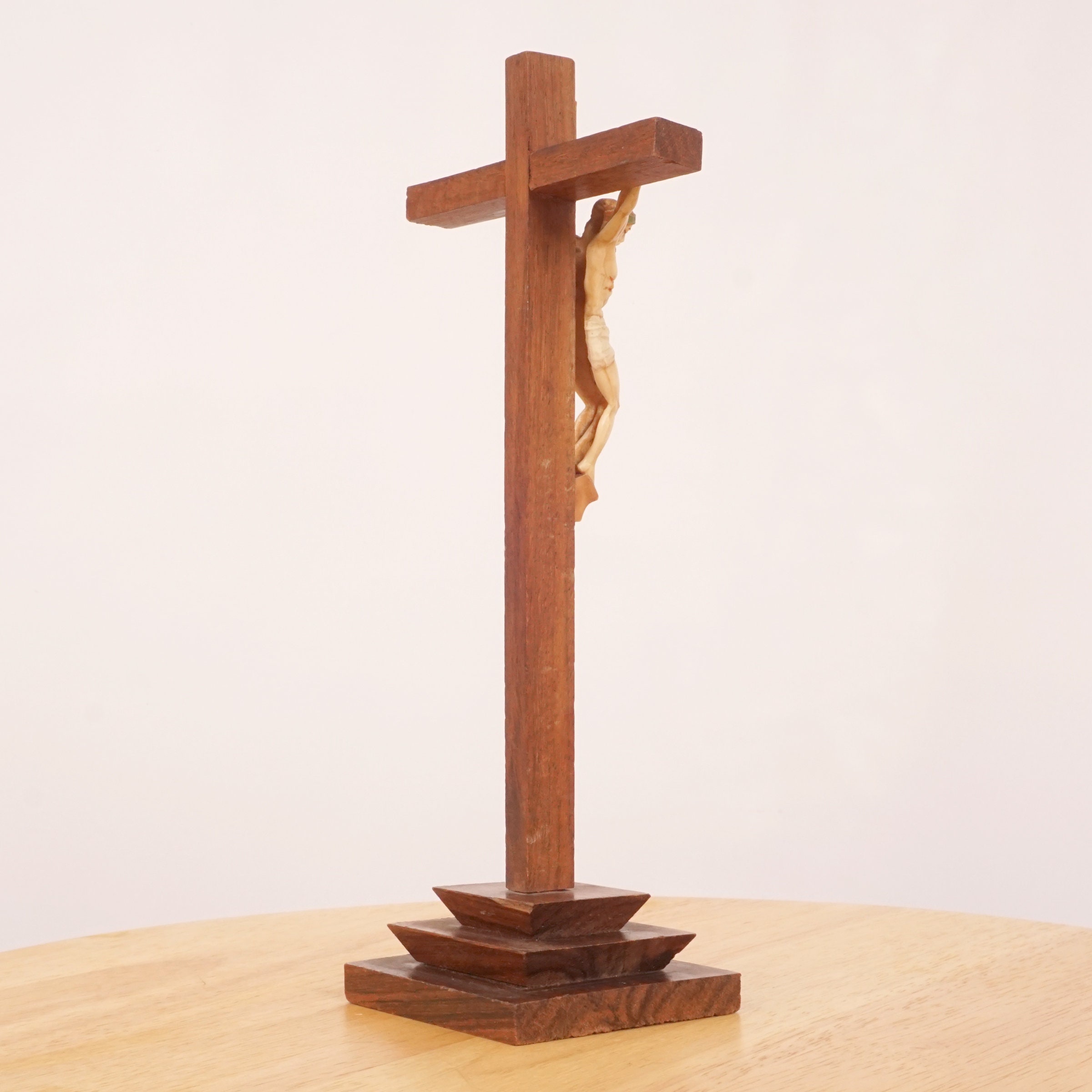 INRI 木製十字架 磔刑のイエス・キリスト像 十字架の道行 INRI 木製十字架 磔刑のイエス・キリスト像 十字架の道行 - メルカリ