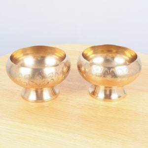 Set of 2 || Bowls / candle holders / vases / dishes || Vintage solid brass || Handmade engraved floral ornaments