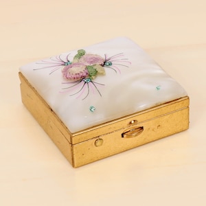 Small Jewellery box with a lid / ring box  || Mother of Pearl / Shell and silk flower ornaments || Vintage solid brass