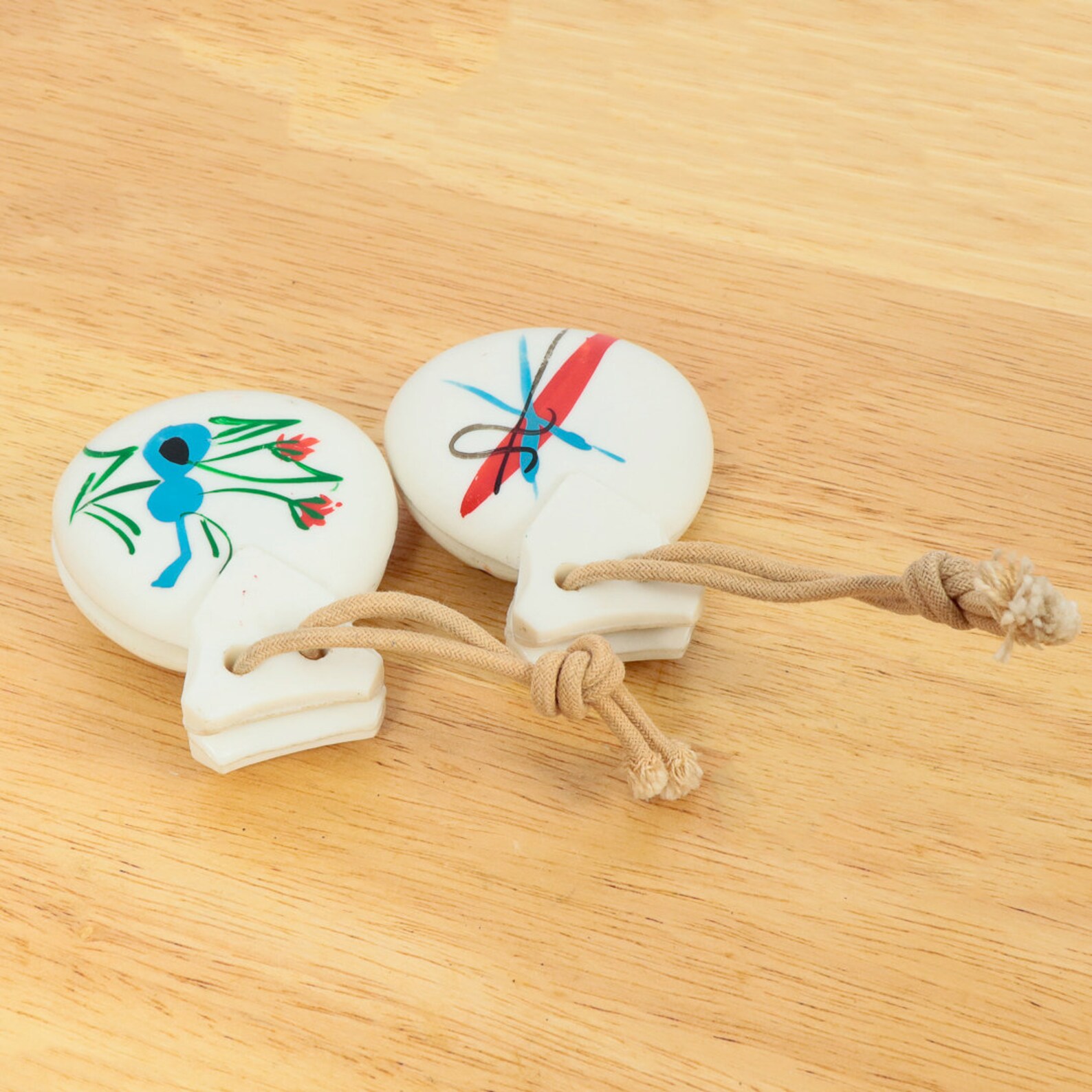 2 Finger / Spanish Vintage plastic / Etsy