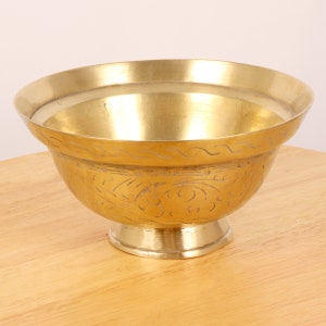 19 cm Bowl / Food server /  Brass dish  / Dragon Bowl || Vintage solid brass || Handmade engraved dragon ornaments || Made in China