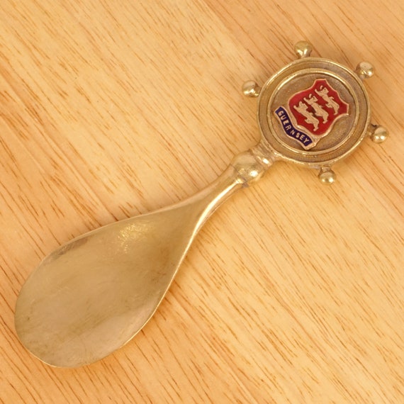 Elegant small  shoehorn || Guernsey coat of arms … - image 5