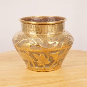 Vase / Flower pot / Bowl / Container || Vintage Solid  Brass || Handmade Engravings - Animals