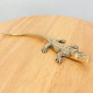 Crocodile / Aligator Solid Brass Vintage figure || Reptile statue ||  small sculpture of a crocodile / reptile || home decor