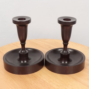 Paar zwarte houten kandelaars / 2 houten kandelaars / kandelaars || Vintage set van donker hout