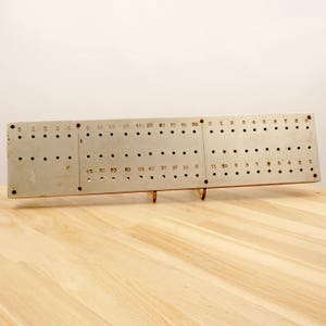 Cribbage board || Vintage Game Point Counter || Aluminium  on wooden base