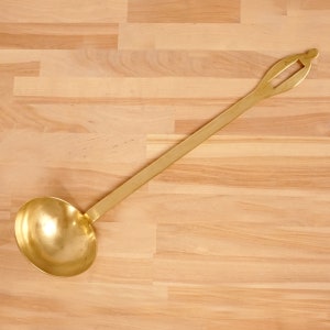 Large spoon / ladle  || vintage solid brass  ||  practical and very decorative