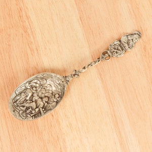 Decorative spoon || Detailed village scene design || Vintage solid brass || Execution Scene De Tandmeester Jan Steen
