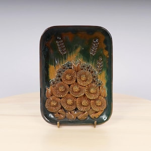 Vintage Ceramic Wall Hanging – Flower Design – Decorative Floral Motif