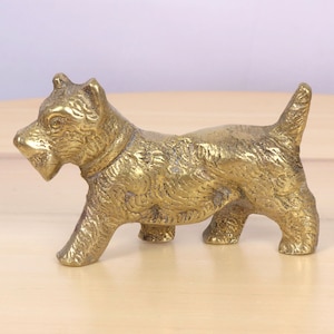 Dog Sculpture ||  Scottish Terrier || Vintage Statue || Metal Alloy Figurine || Miniature Statuette Dog / Gift for dog lovers || Figurine