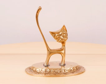 Cat figurine / could be used as ring holder || Vintage solid brass