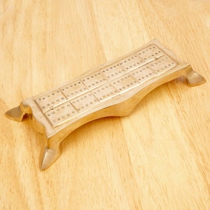 Contador de puntos de juego // Tablero de cribbage de latón // Contador de puntos de juego de latón macizo vintage // Juegos de cartas / Juegos de mesa