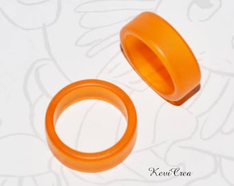 1 x Orange plastic ring - size 50