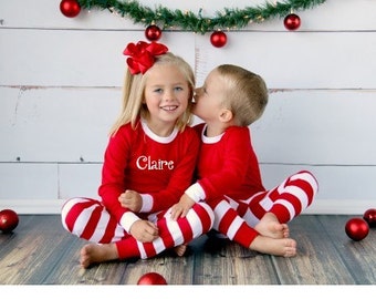 ¡Solo esta semana, 50% de descuento y envío al día siguiente! Pijamas navideños familiares a juego en rojo y blanco para adultos, bebés, niños pequeños y niños.