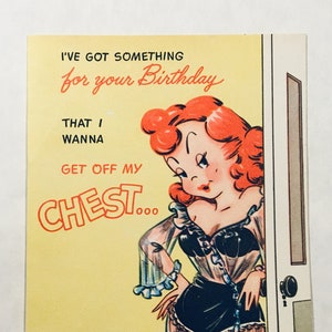 Buon compleanno tesoro / Vintage anni '40 anni '50 / Mai usato come nuovo / Negligee sfacciato Risque Humor Unico Pop Up Jokester Kitsch Retro