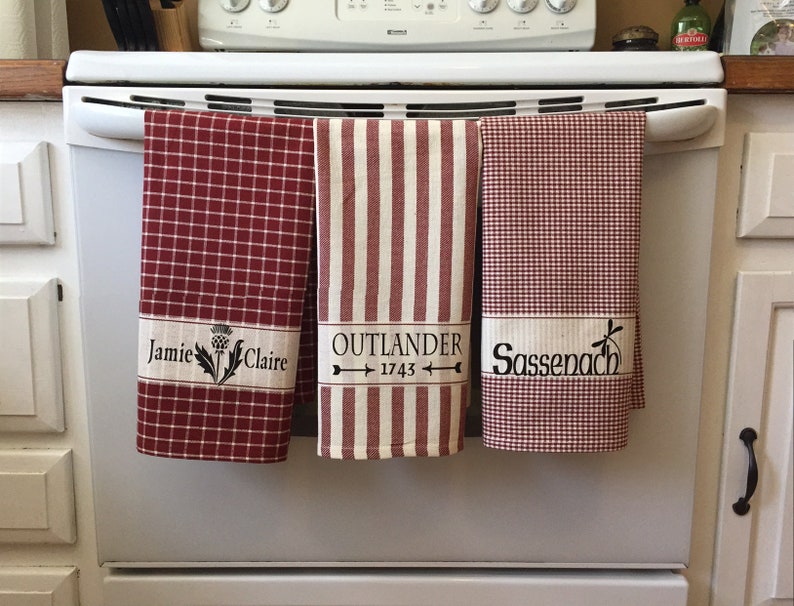 Decorative Outlander Towels Red Mix Set