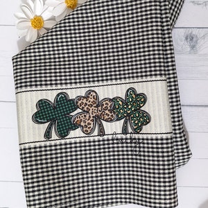 1 Decorative Kitchen Towel Trio of Shamrocks
