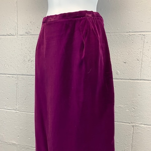 Vintage 1970s Purple Velvet Pencil Skirt Pin Up Skirt Wiggle Skirt Medium Midi Skirt B1