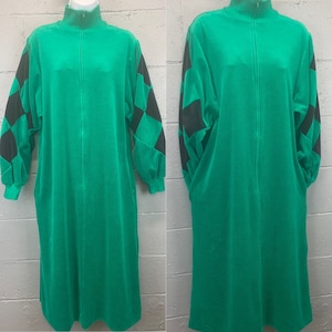 Vintage 1970s David Brown Saks Fifth Avenue Velour House Coat Robe Geometric Color Block Green Black Stretch Velvet Mock Neck Pockets Med LG