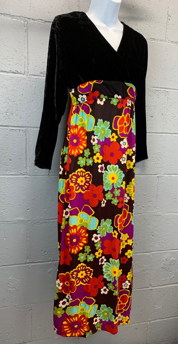 Vintage 1960s Flower Power Psychedelic Maxi Dress… - image 2