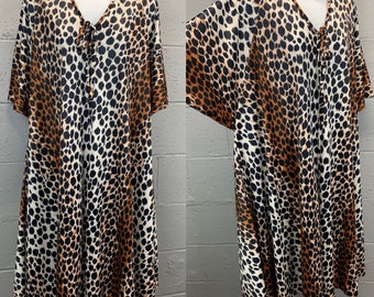 Groovy 70/'s Summer Retro 1970/'s Nightie Pajamas Comfortable Clothing - - Vintage Roaman/'s Floral /& Leopard Print Muumuu Cover Up Dress