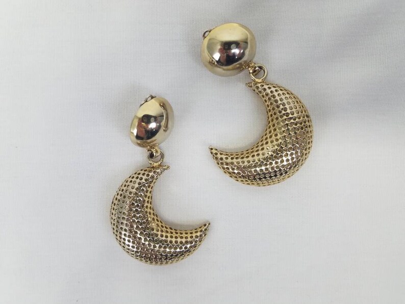 Vintage Massive Metal Mesh 3D Crescent Moon Dangle Clip On Earrings No Pierce Celestial